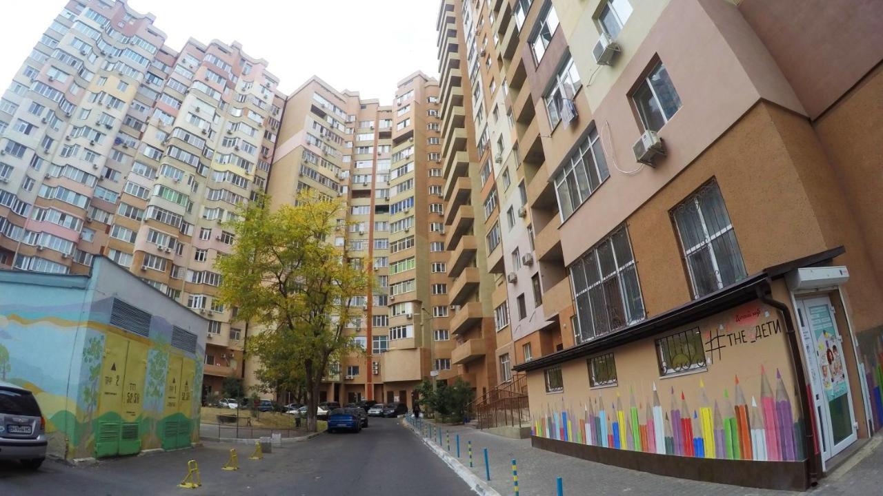 Просторная Квартира В Одессе 敖德萨 外观 照片